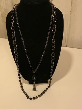 Elegant Gunmetal Multi-Strand Pendant Necklace - Black